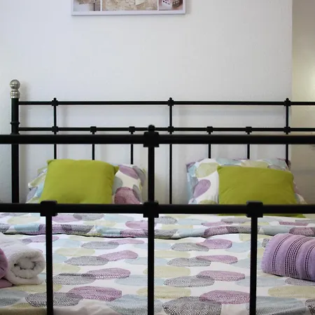 Medvid Apartment *